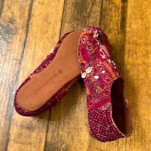 Magnolia Pearl one of a kind size 37 shoes.  Never worn. So cool!!  So unique!